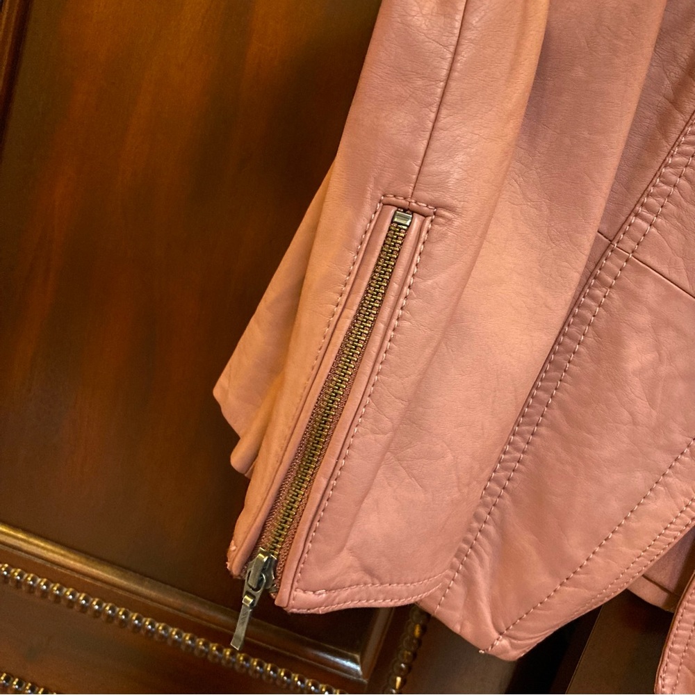 😃Host Pick 🎉 NWT The Limited Faux Leather Mauve Moto Jacket, Size XS - Picture 6 of 11